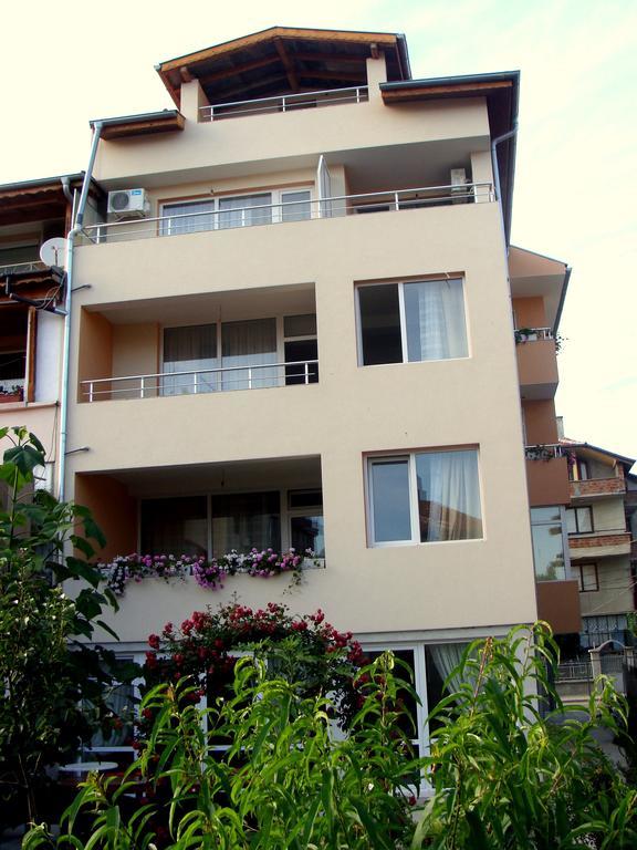 Veda Guest House Pomorie Esterno foto