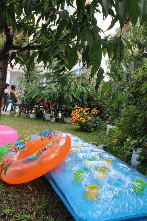 Veda Guest House Pomorie Esterno foto
