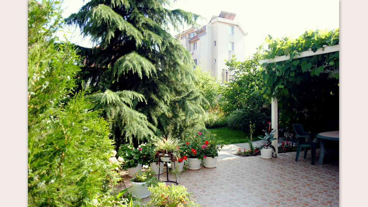 Veda Guest House Pomorie Esterno foto