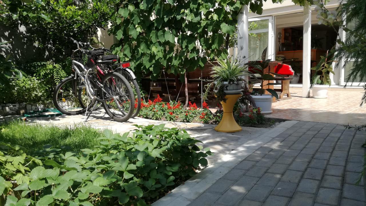 Veda Guest House Pomorie Esterno foto