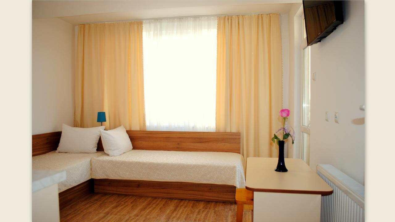 Veda Guest House Pomorie Esterno foto