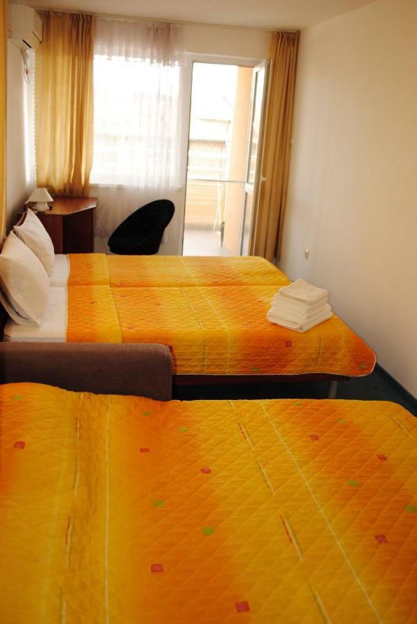 Veda Guest House Pomorie Esterno foto